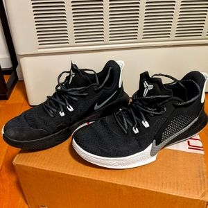 Nike Mamba Fury sneakers, size 9.5M, black